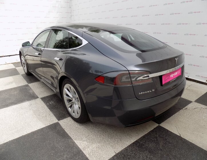 Tesla Model S 3