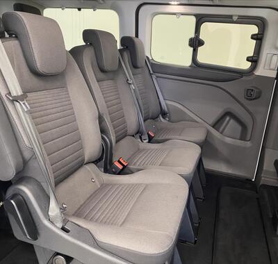 Ford Tourneo Custom 9