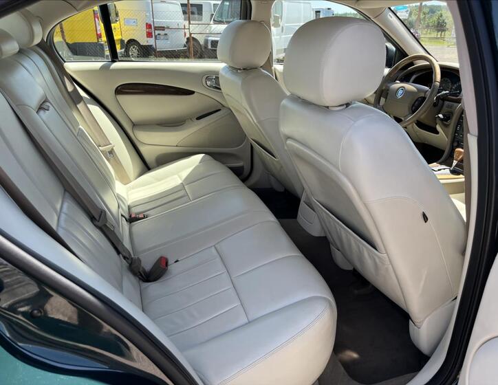 Jaguar S-Type 12