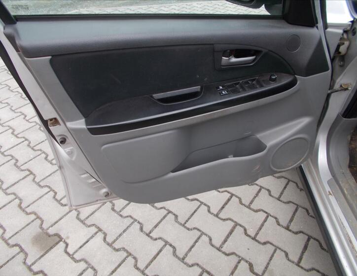 Suzuki SX4 24
