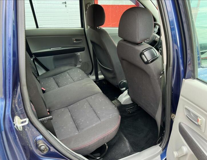 Mazda 2 17