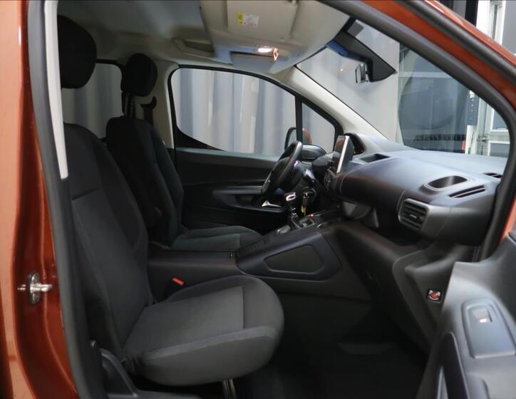 Peugeot Rifter 10