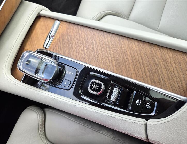 Volvo XC90 19