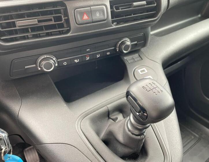 Toyota ProAce City 18