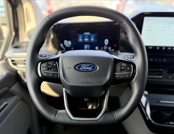 Ford Tourneo Custom 27