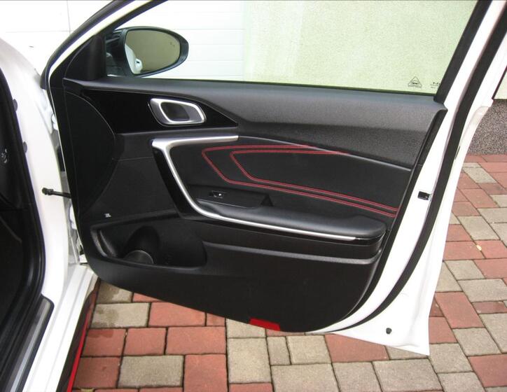 KIA ProCeed 18