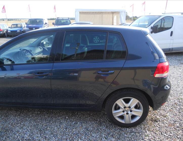 Volkswagen Golf 9