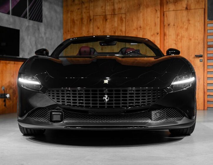 Ferrari Roma 10