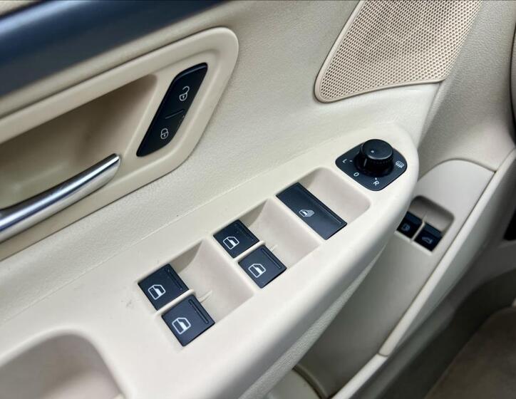 Volkswagen EOS 31