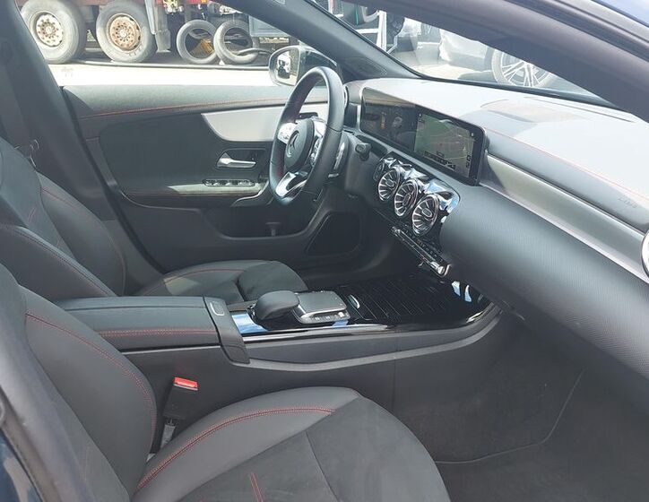 Mercedes-Benz CLA 12