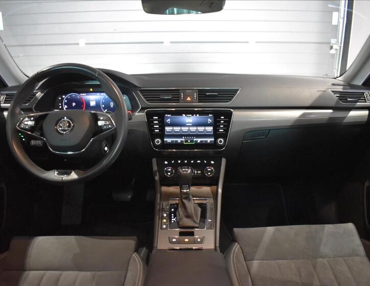 Škoda Superb 12
