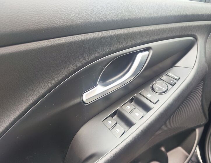Hyundai i30 27