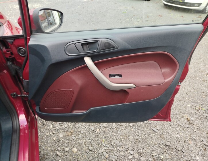 Ford Fiesta 25