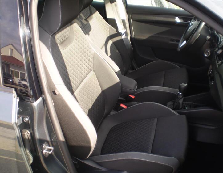 Škoda Fabia 12