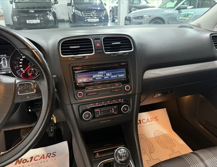 Volkswagen Golf 11