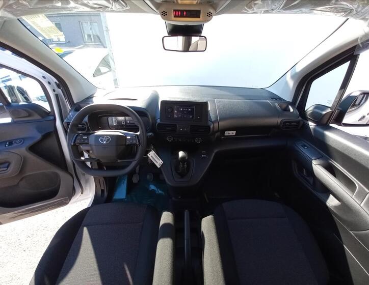 Toyota ProAce City 12