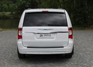 Chrysler Town & Country 5