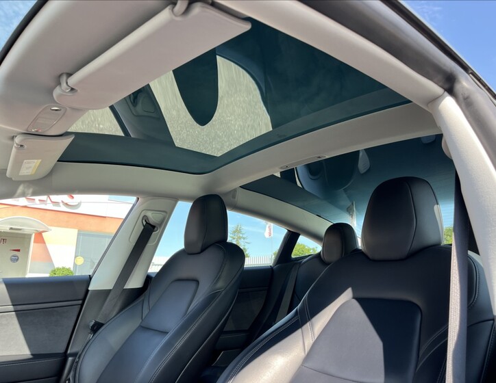 Tesla Model 3 33