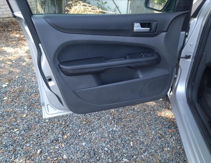 Ford Focus 18