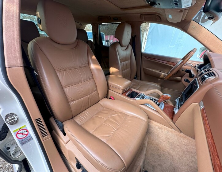Porsche Cayenne 13