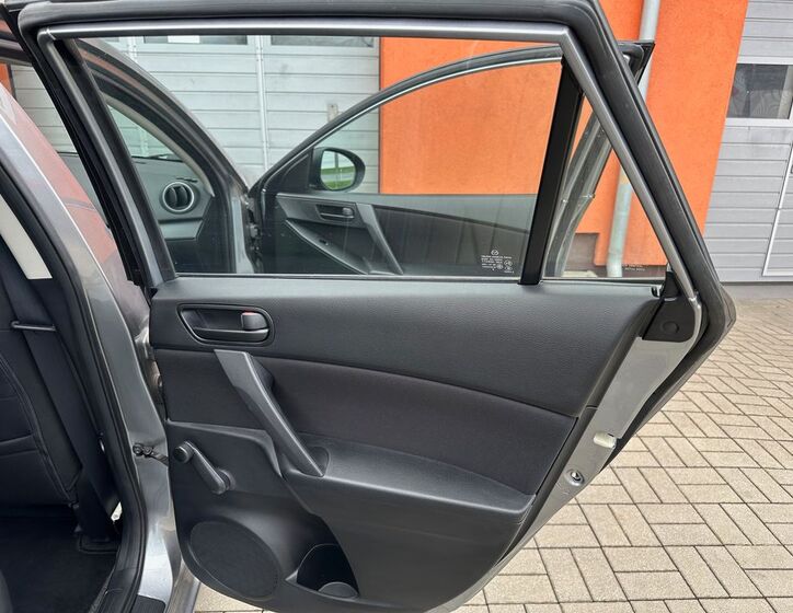 Mazda 3 23