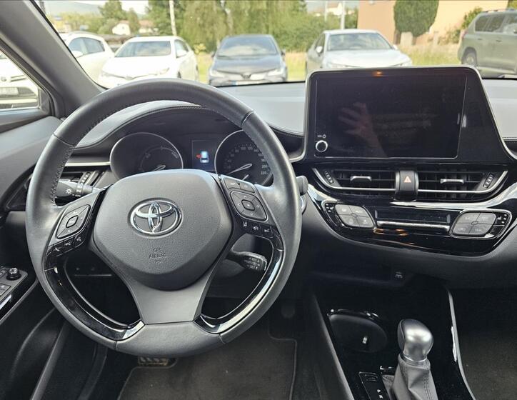 Toyota C-HR 6