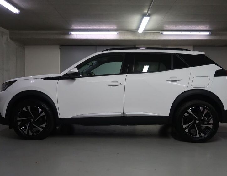 Peugeot 2008 8