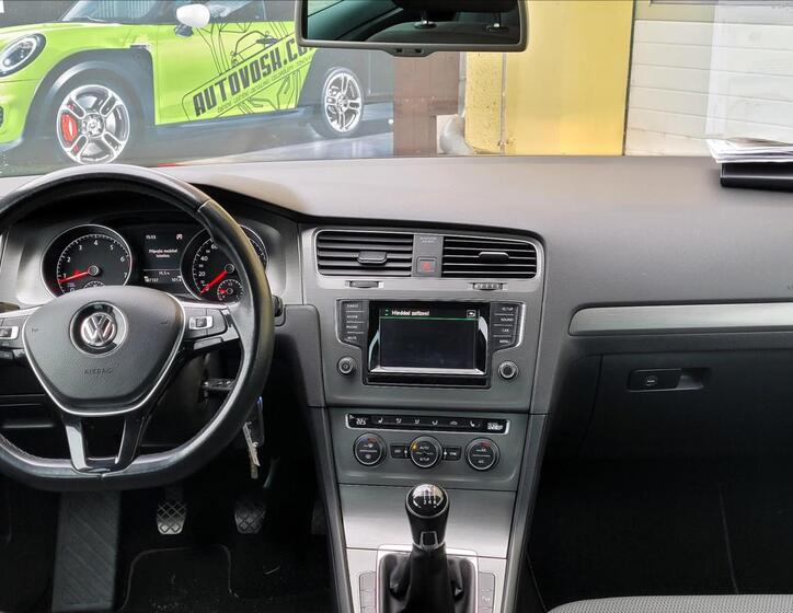 Volkswagen Golf 31