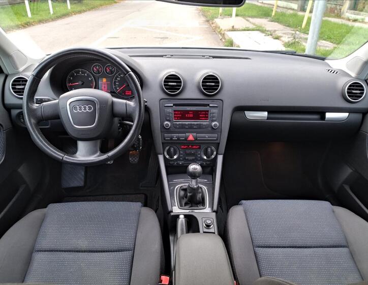 Audi A3 8
