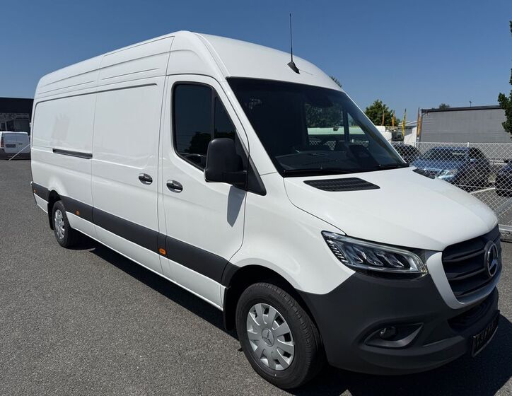 Mercedes-Benz Sprinter 10