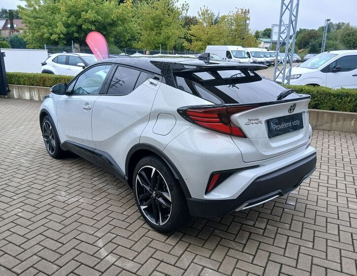 Toyota C-HR 4