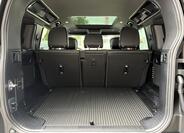 Land Rover Defender 6