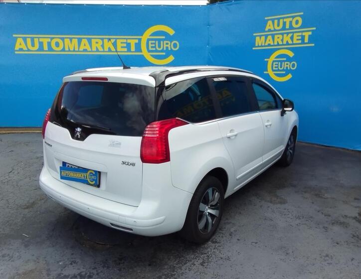 Peugeot 5008 4