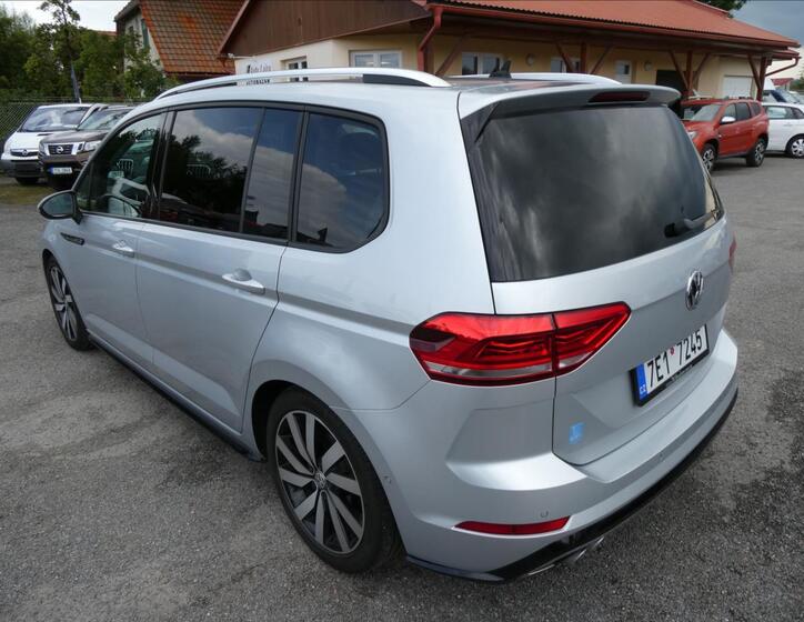 Volkswagen Touran 7