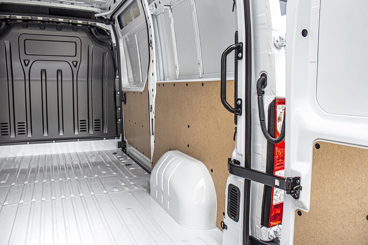 Nissan NV400