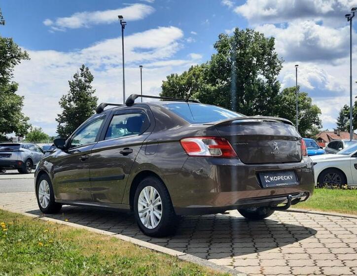 Peugeot 301 11