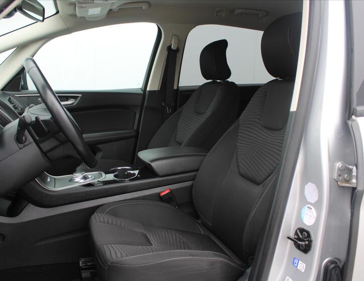 Ford S-MAX 10