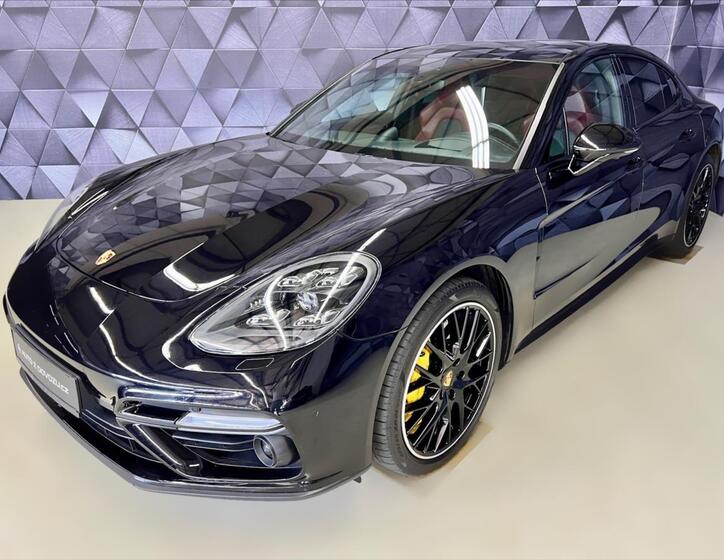 Porsche Panamera 1