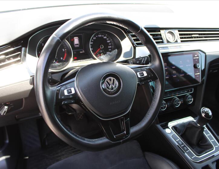 Volkswagen Passat 13