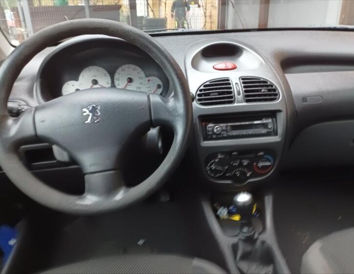 Peugeot 206 11