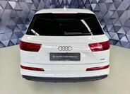 Audi Q7 6