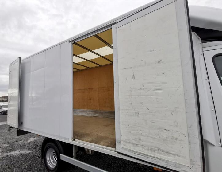 Mercedes-Benz Sprinter 18
