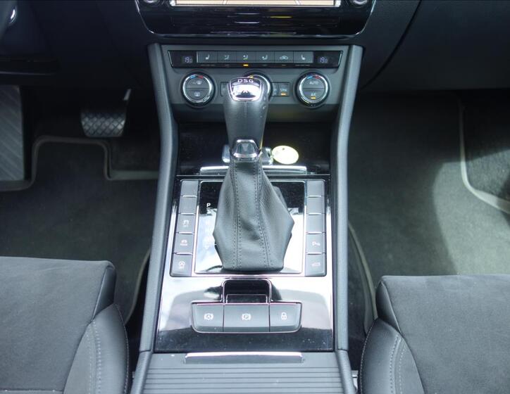 Škoda Superb 27