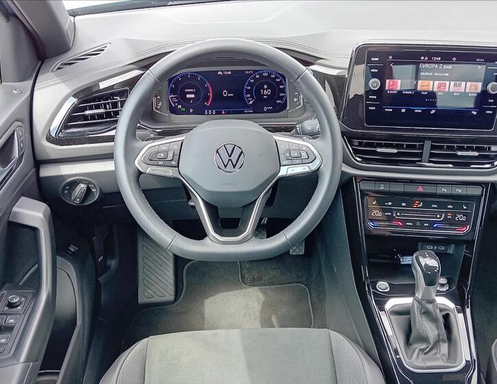 Volkswagen T-Roc 6