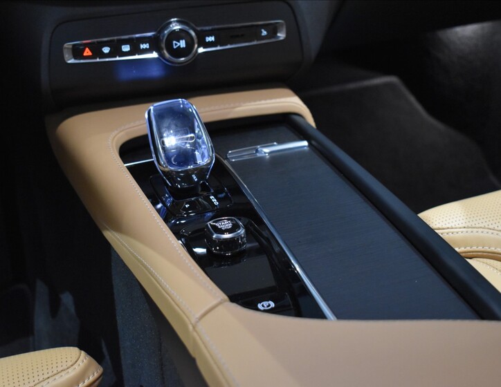Volvo XC90 16