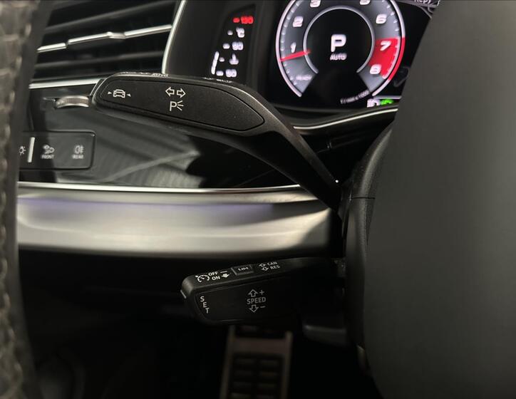 Audi SQ8 18