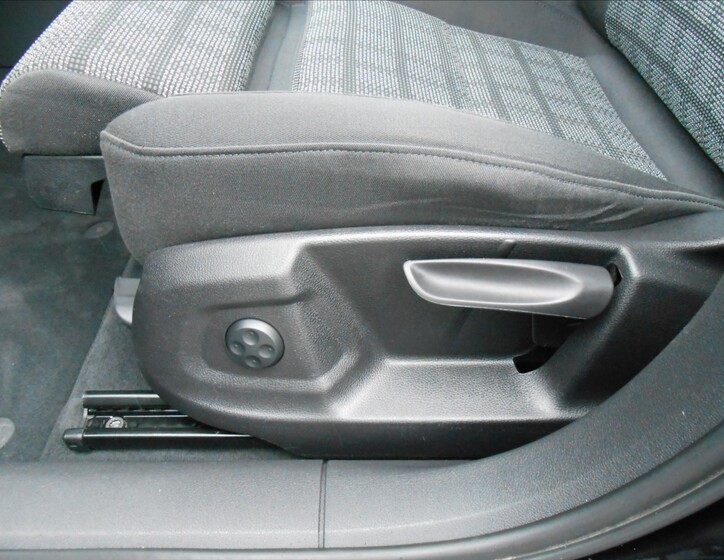 Audi Q3 10