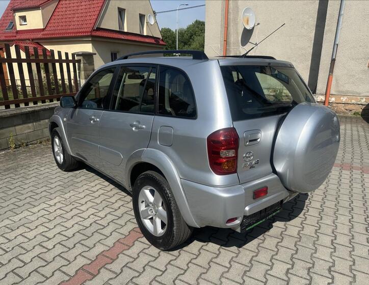 Toyota RAV4 7