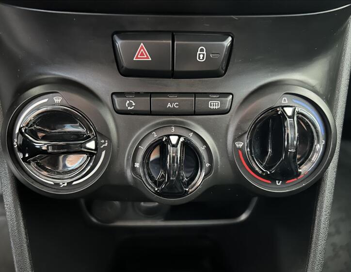 Peugeot 208 15