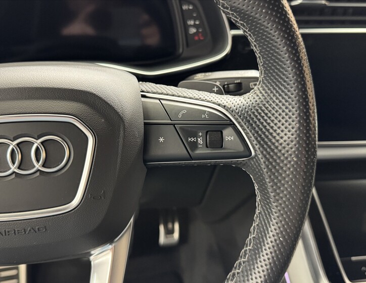 Audi Q8 17